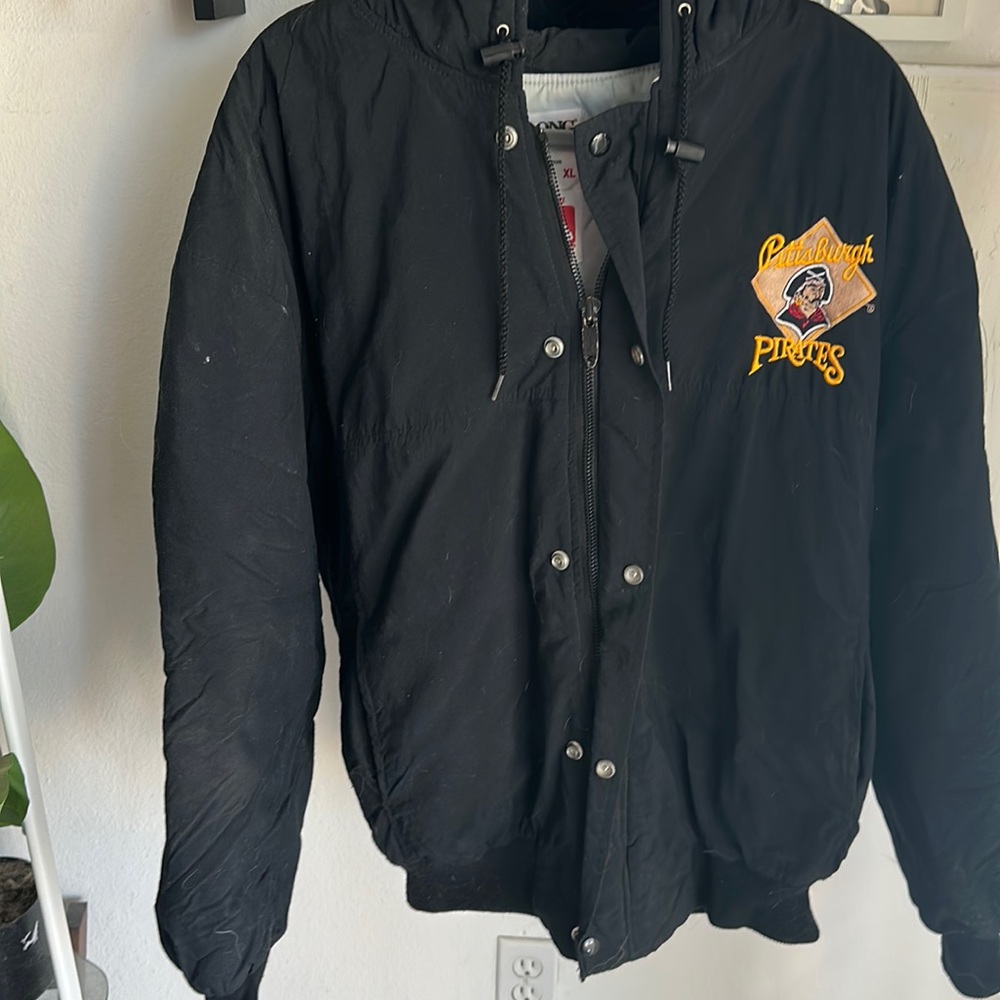 Vintage Pittsburgh Pirates made in USA puffy jacket. Size XL